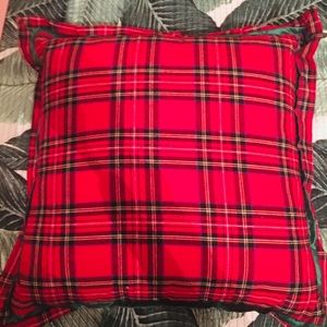 NW PIER1 CHRISTMAS PLAID PILLOW 22”x22”